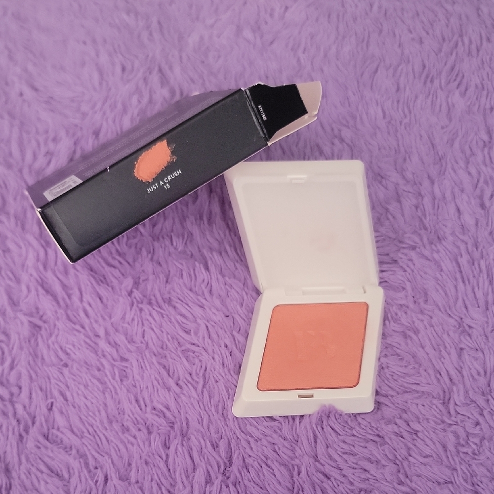 Fenty Beauty Cheeks Suede Blush - Just A Crush